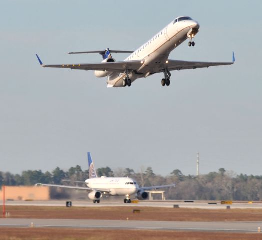 Embraer EMB-145XR (N11140)