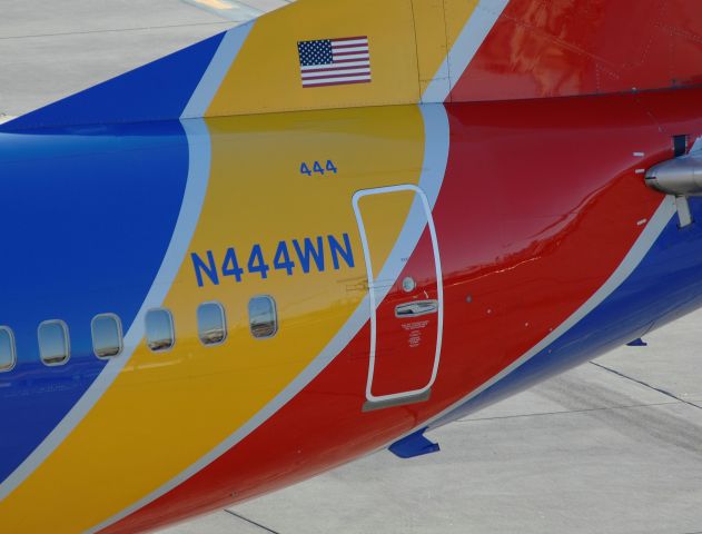 Boeing 737-700 (N444WN) - phoenix sky harbor international airport 11JAN21