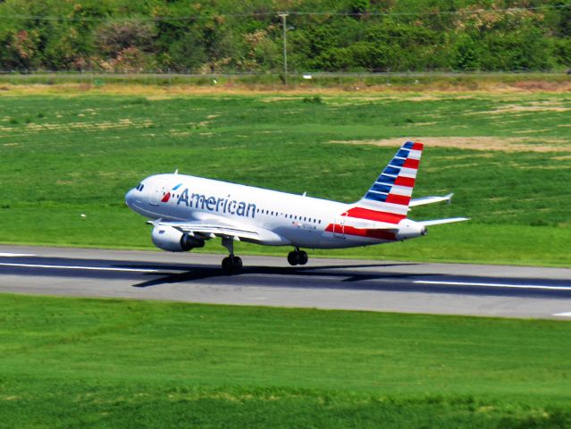 Airbus A319 (N710UW)