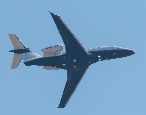 Embraer Phenom 300 (N554JM)