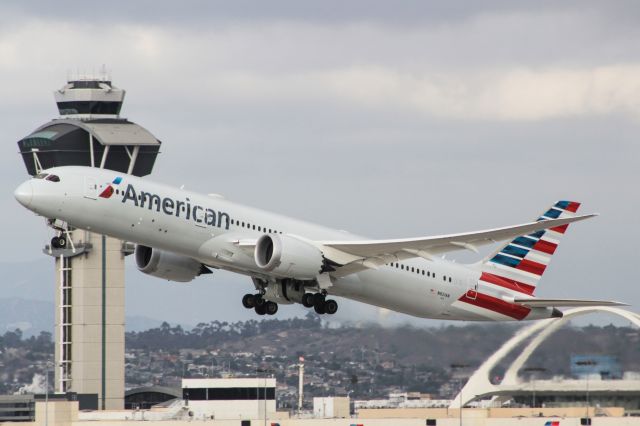 Boeing 787-9 Dreamliner (N821AN) - first B789 that I have ever seen!