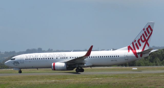 Boeing 737-800 (VH-YIL)