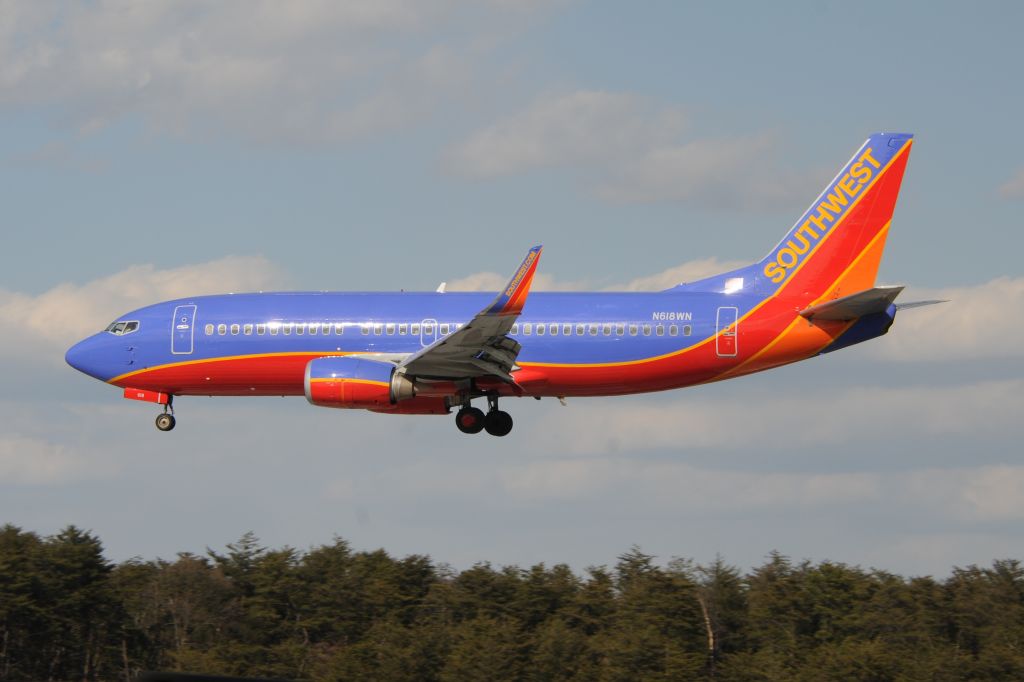 BOEING 737-300 (N618WN)