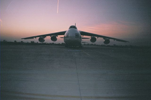 Antonov An-124 Ruslan —