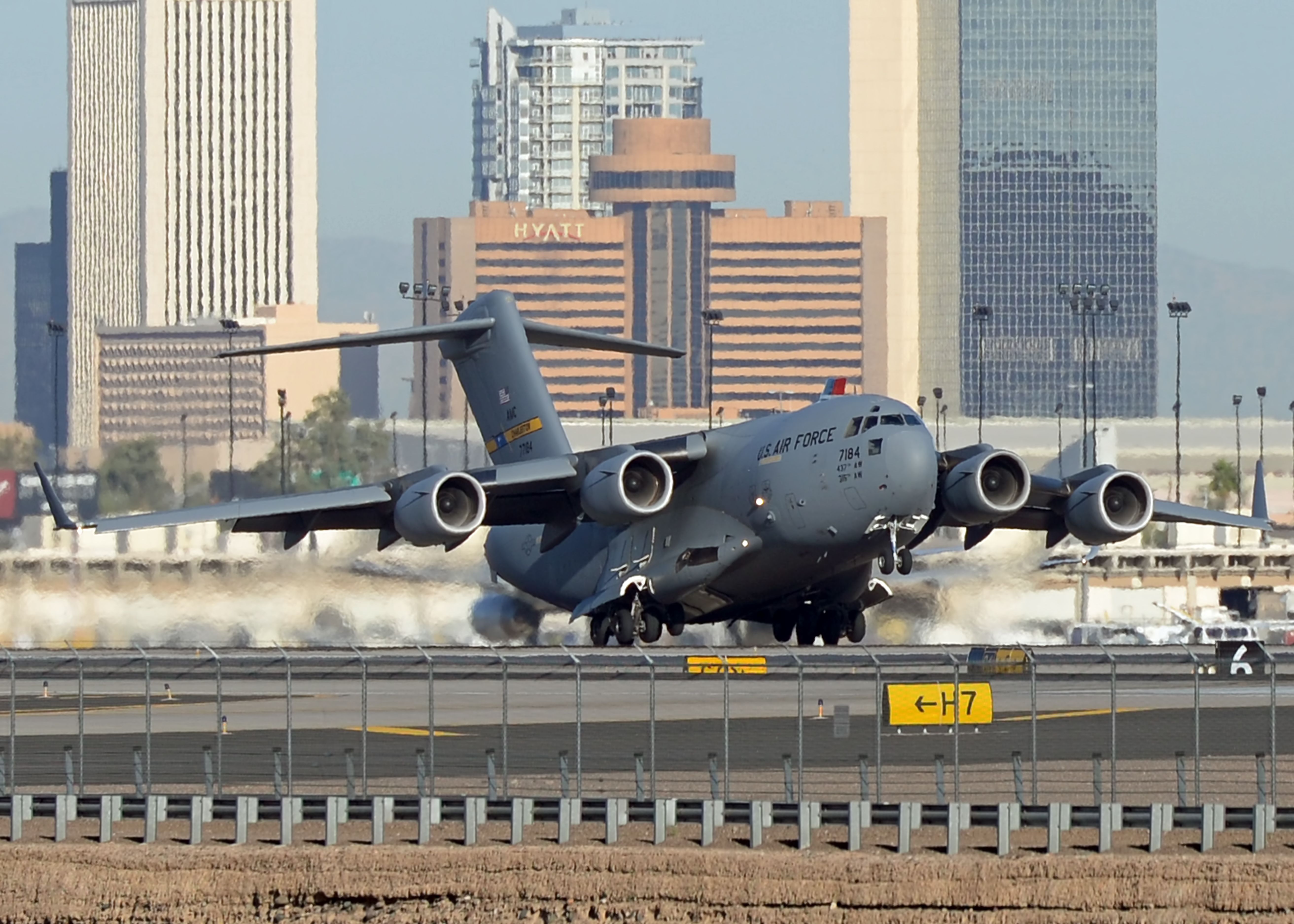 Boeing Globemaster III (07-7184)