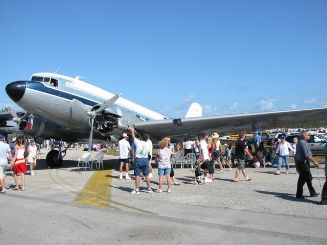 Douglas DC-3 (N300MF) - www.missionaryflights.org