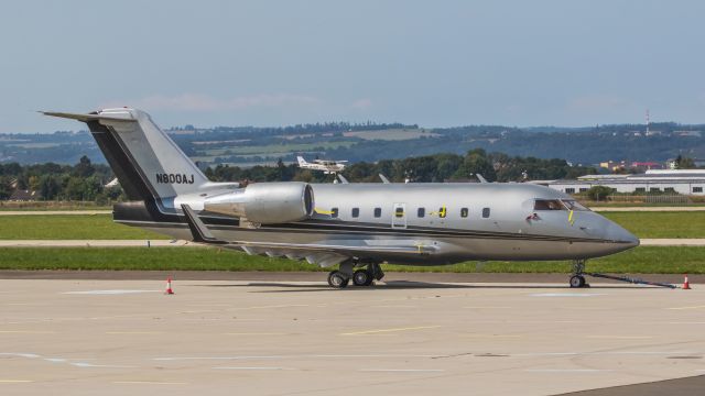 Canadair Challenger (N800AJ)