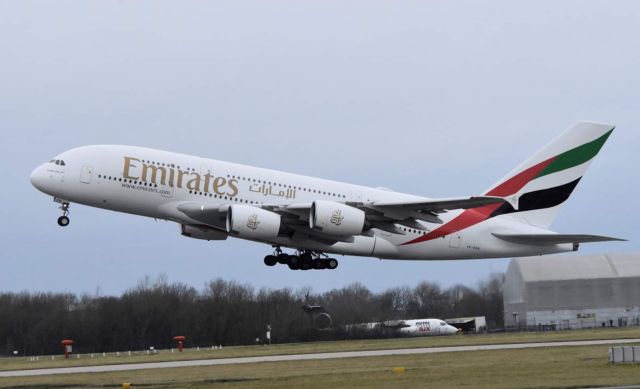 Airbus A380-800 —