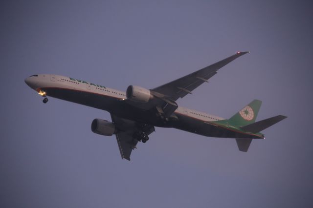 BOEING 777-300ER (B-16727)
