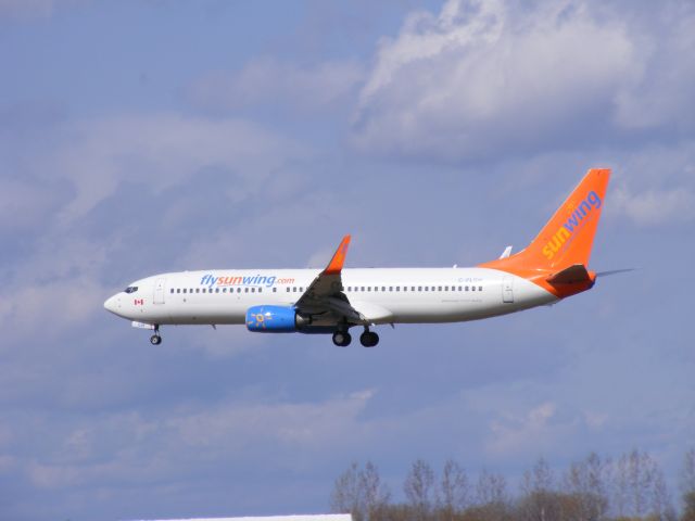 C-FLSW — - landing on #32