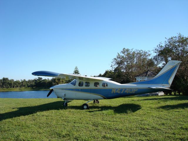 Cessna P210 Pressurized Centurion (N4740P)