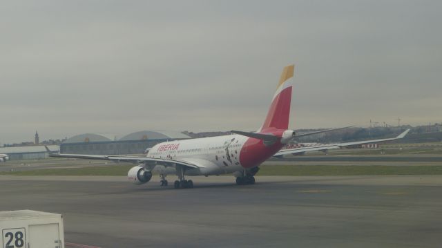 Airbus A330-200 (EC-MJA) - Heading out to Rio