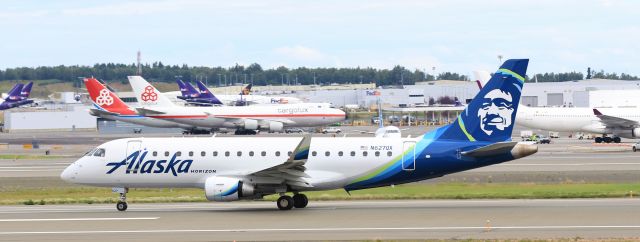 Embraer 175 (N627QX)
