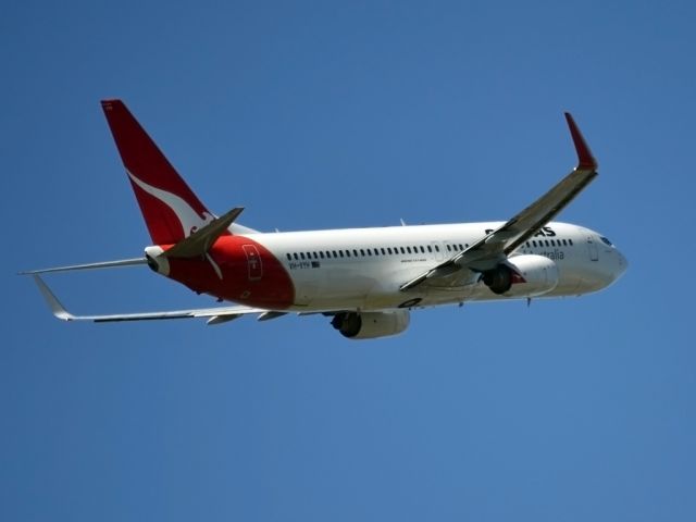 Boeing 737-800 (VH-VYH) - Heading for an interstate destination.