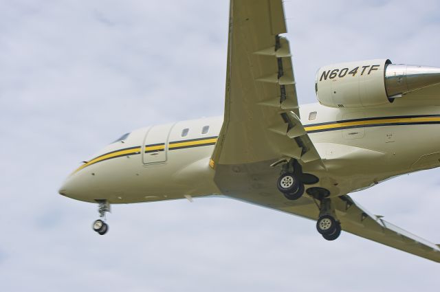 Canadair Challenger (N604TF) - Landing 19 Cape May County NJ