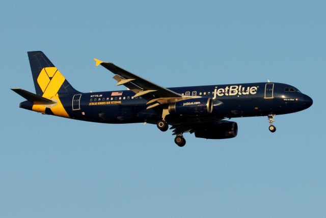 Airbus A320 (N775JB) - 'Vets in Blue' arriving from San Juan