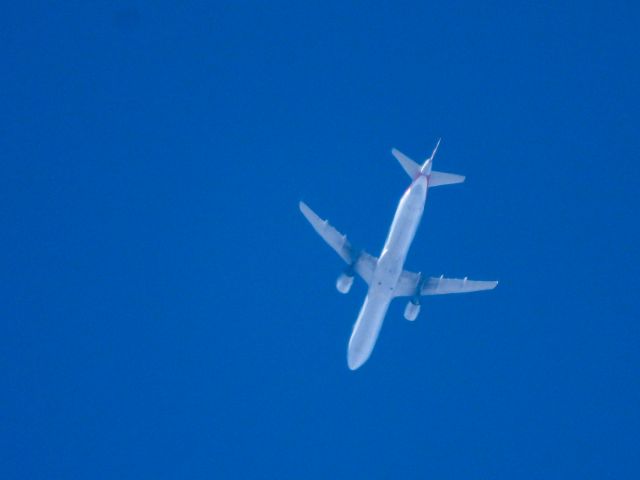 Airbus A321 (N198UW) - AAL1721br /CLT-LAXbr /10/20/22