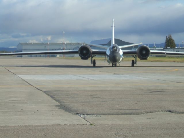 NASA928 — - Taxiing to hangar at Goose Airport NL......Oct5/8