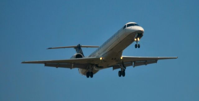 Embraer ERJ-145 (N15986)