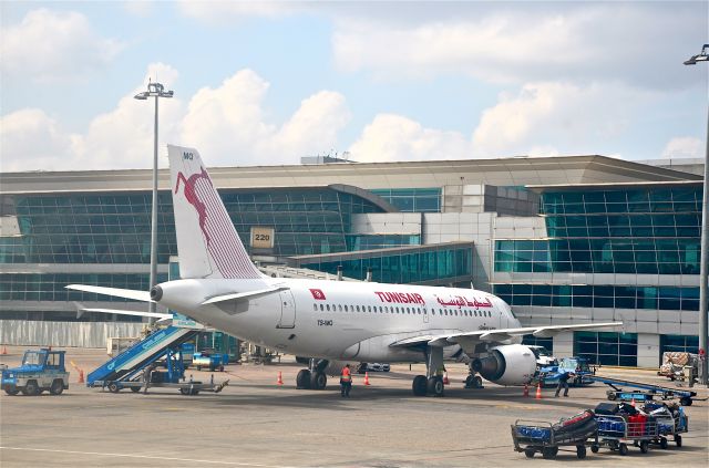 Airbus A319 (TS-IMQ)