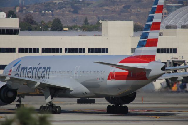 Boeing 777-200 (N770AN)