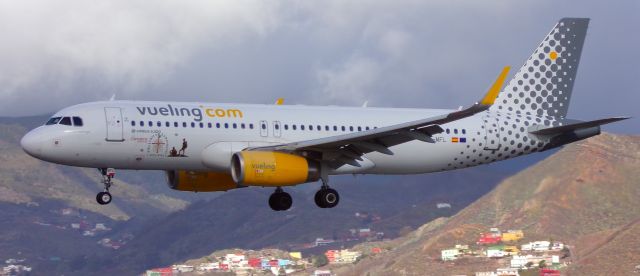 Airbus A320 (EC-MFL) - "Cantabria Infinita"