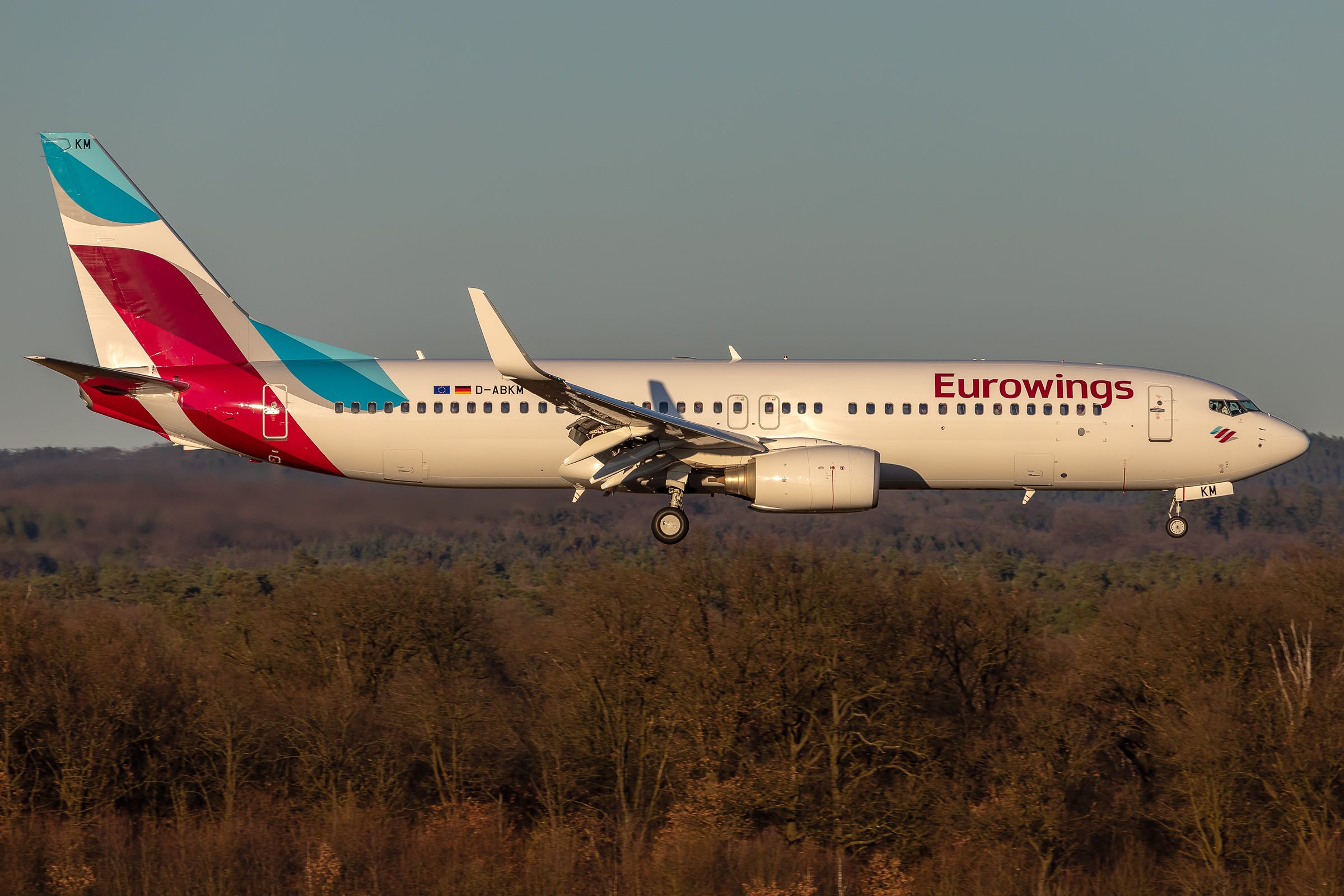 Boeing 737-800 (D-ABKM) - D-ABKM - Boeing 737-86J(WL) - Eurowings