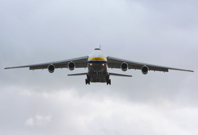 Antonov An-124 Ruslan (UR-82007)