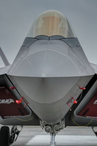 Lockheed F-22 Raptor —