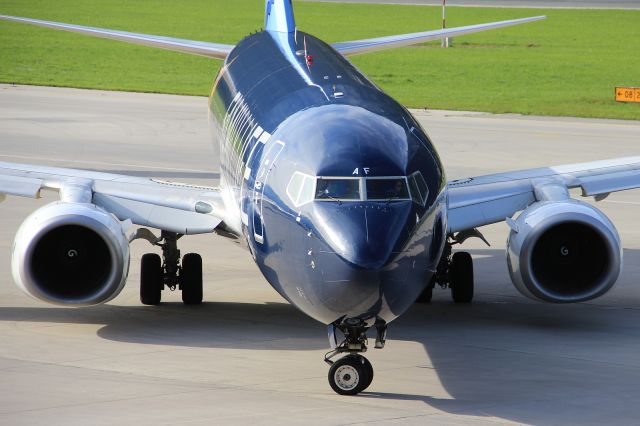 Boeing 737-800 (OO-JAF)