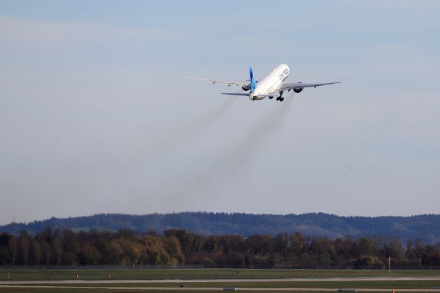 Boeing 777-200 (N787UA)