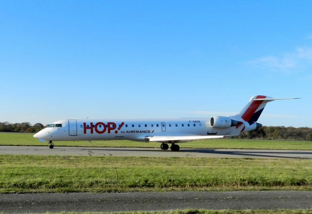 Canadair Regional Jet CRJ-700 (F-GRZK)