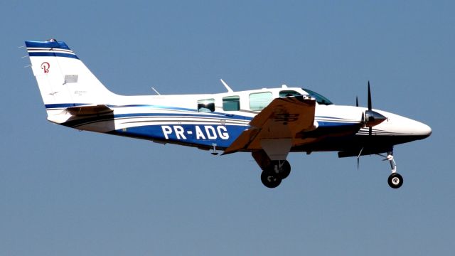 Piper Seneca (PR-ADG)