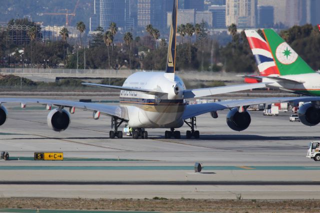 Airbus A380-800 (9V-SKN)