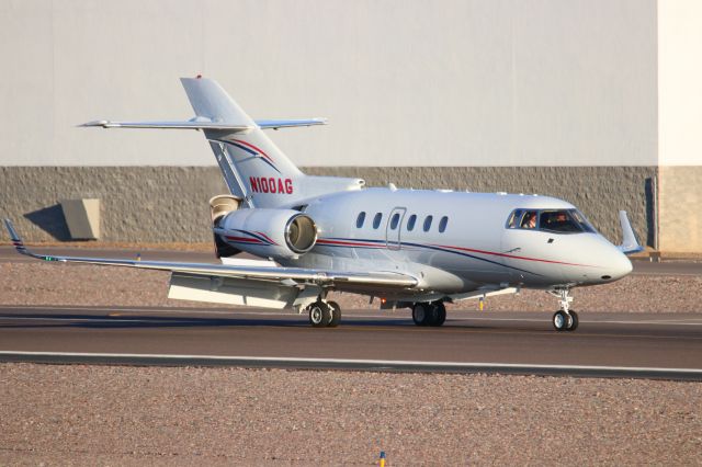 Hawker 800 (N100AG)