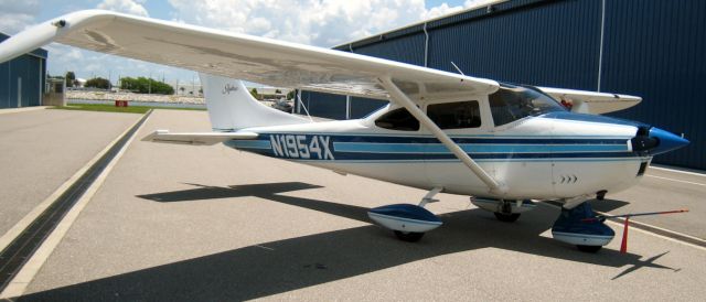 Cessna Skylane (N1954X)