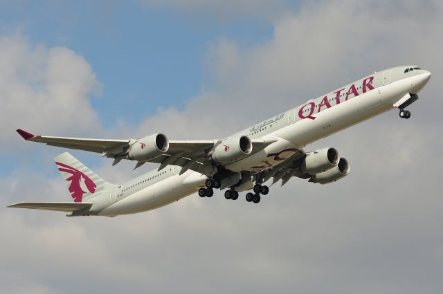 Airbus A340-600 (A7-AGC) - Airbus A340-642 Qatar Airways