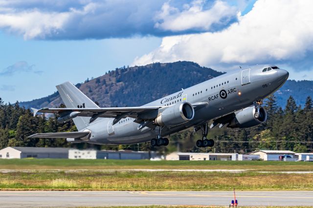 Airbus A310 (N15005)