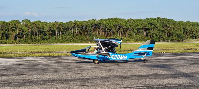 PROGRESSIVE AERODYNE SeaRey (N428MB) - Searey N428MB taxing for departure at Destin, FL (KDTS) to fly back home to Huntsville, AL (KHSV).