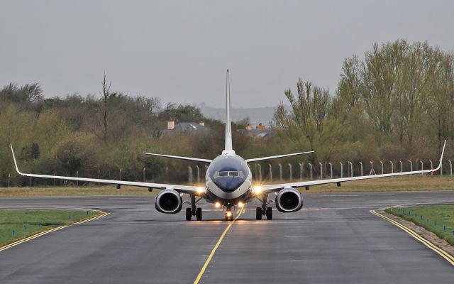 Boeing 737-900 (HZ-ATR) - al-atheer aviation b737-9fg(er) bbj3 hz-atr arriving in shannon 16/4/18.