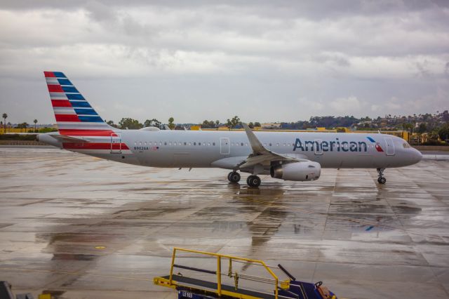 Airbus A321 (N902AA)