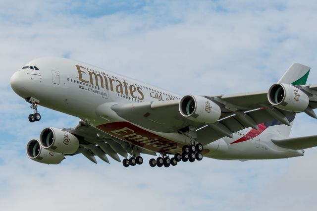 Airbus A380-800 (A6-EEV)