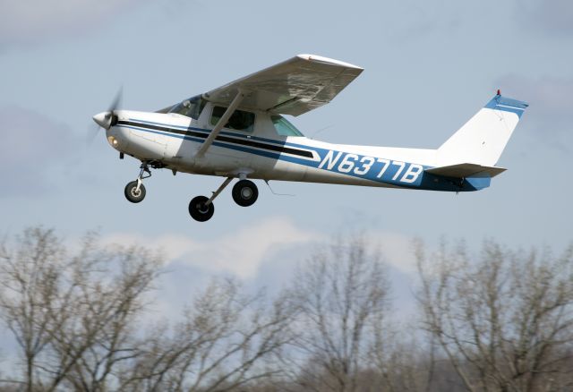Cessna 152 (N6377B)