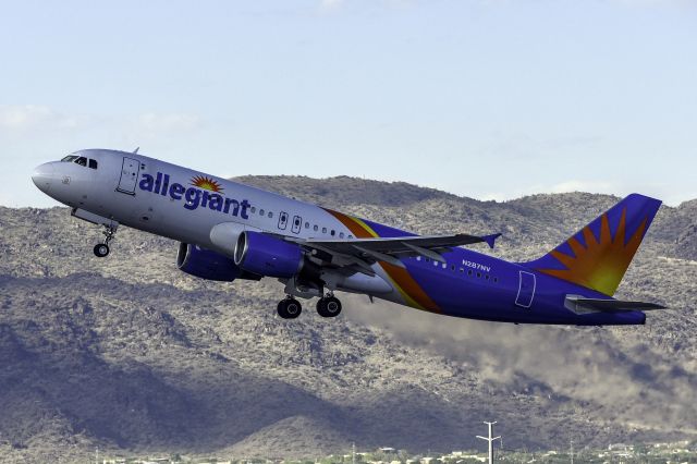Airbus A320 (N287NV)