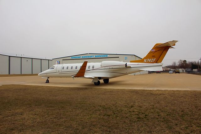 Learjet 45 (N742F)