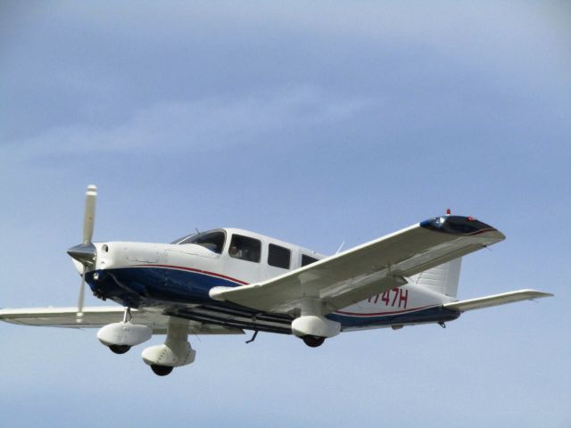 Piper Saratoga (N4747H) - Landing RWY 24