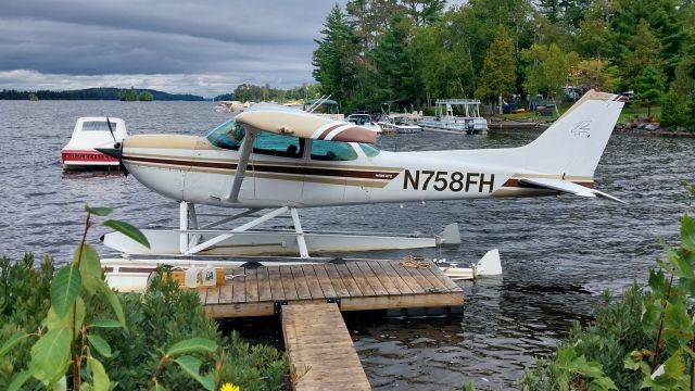 Cessna Skyhawk (N758FH) - Greenville,  ME 