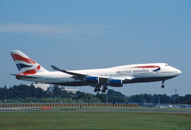 Boeing 747-400 (G-BNLK) - Short Final at Narita Intl Airport Rwy16R on 2005/10/02