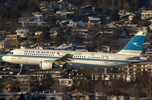 Airbus A320 (9K-AKD)