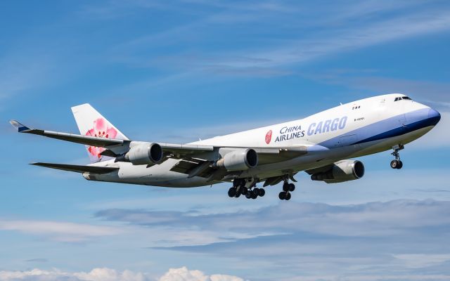 Boeing 747-400 (B-18701)